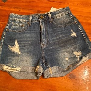 Women’s new with tags shorts PETRA 153 (4-6)